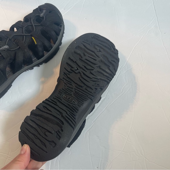 NWOT Keen black waterproof hiking sandals 9 - Picture 10 of 13
